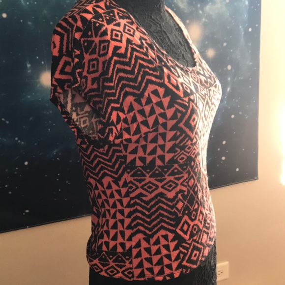 Coral and black top - Picture 5 of 8